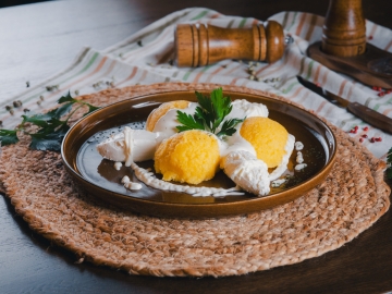 Tehéntúrós puliszka tejföllel,400g